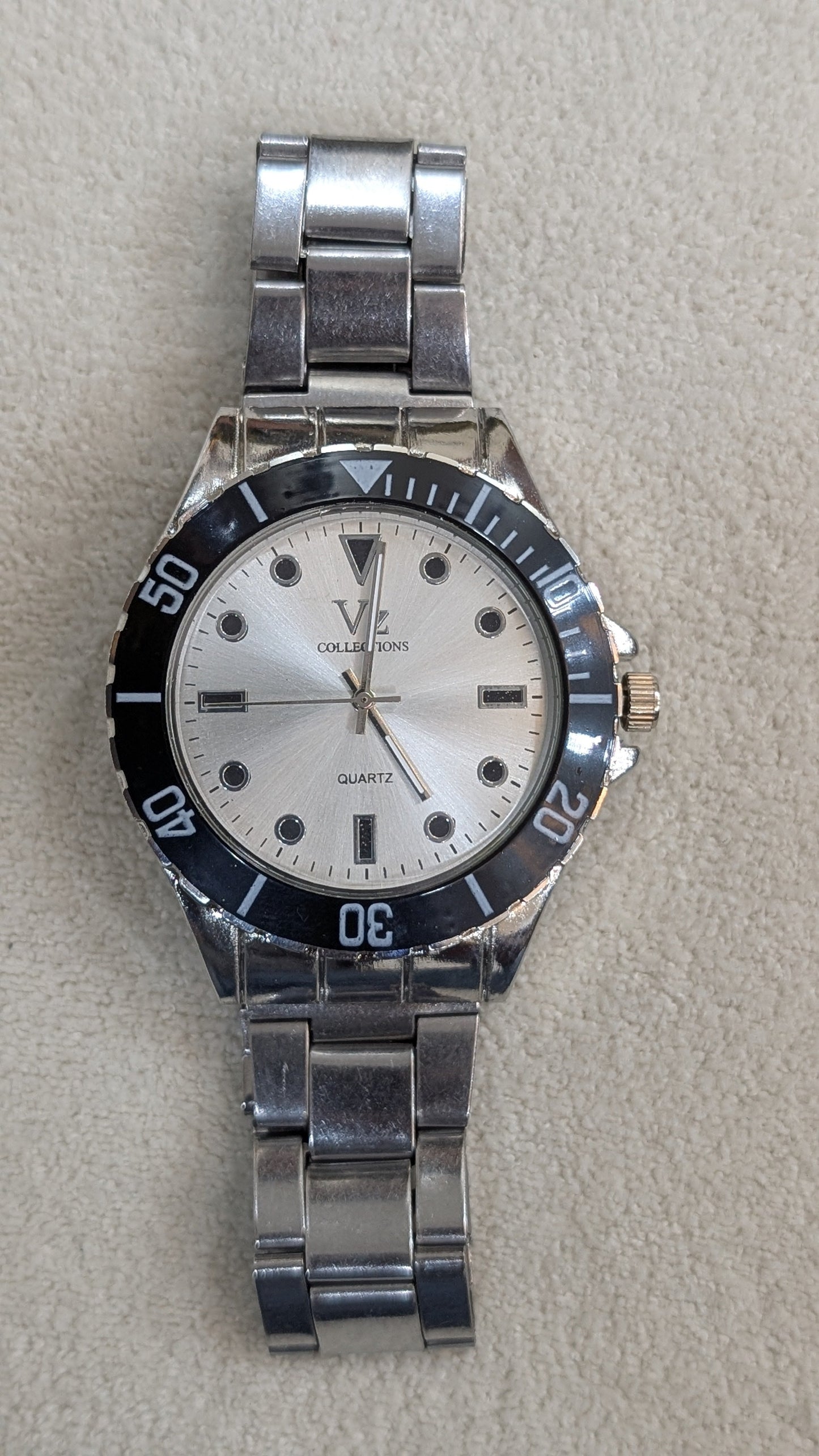 VZ Aurelia Silver Black Round Man Watch