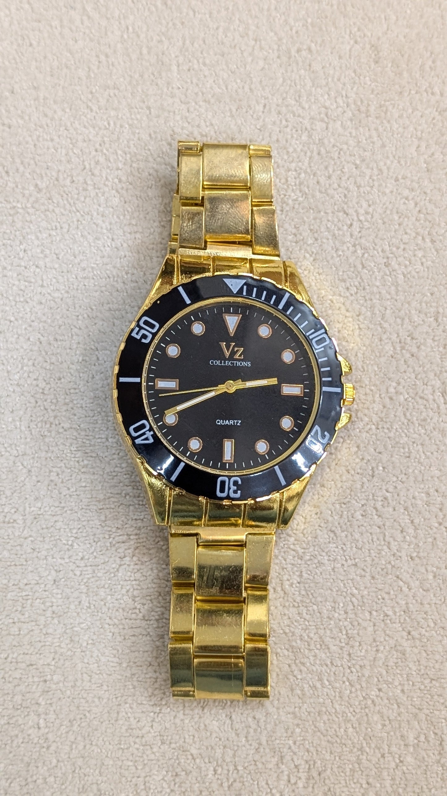 VZ Aurelia Golden Round Black Man Watch